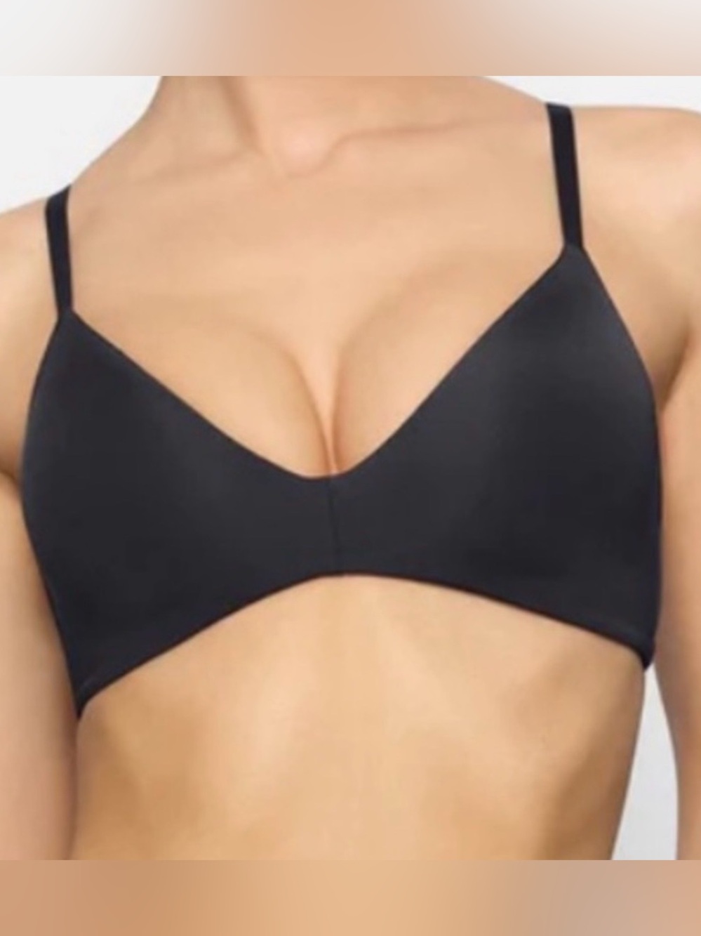 Skims wireless form push up bra plunge black